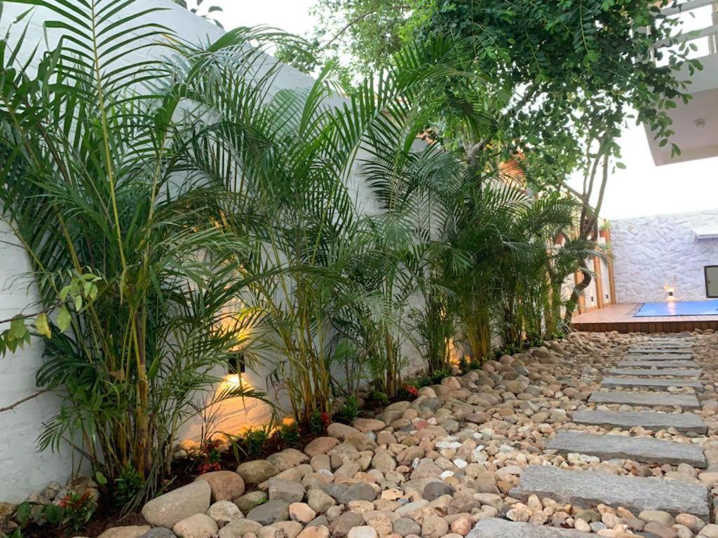 Casa com piscina e acesso a pé à Praia do Santinho Florianopolis Exterior foto