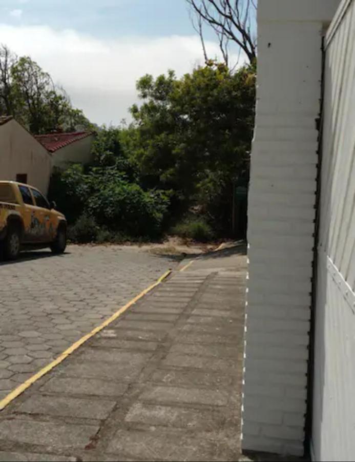 Casa com piscina e acesso a pé à Praia do Santinho Florianopolis Exterior foto